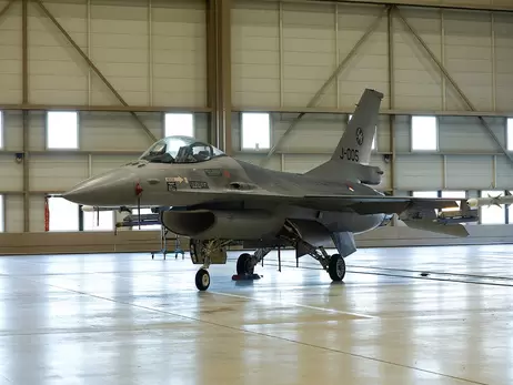 У Нідерландах пообіцяли, що перший їх F-16 надійде в Україну «незабаром»