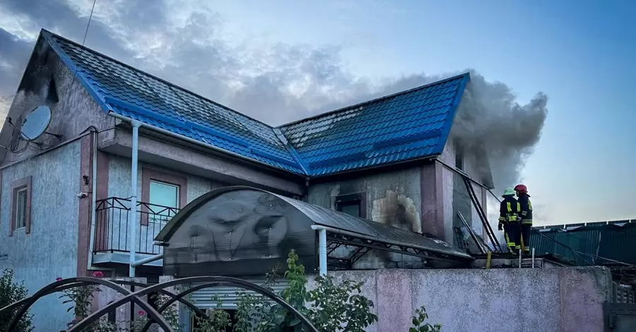 На Одещині загорілися сонячні батареї у приватному будинку