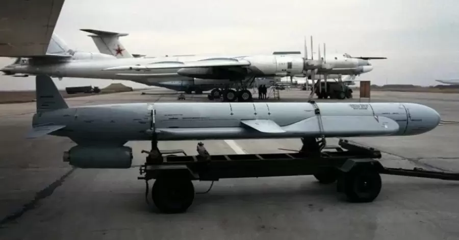 Що відомо про ракету Х-101: змінює ціль у польоті і робиться із західних комплектуючих