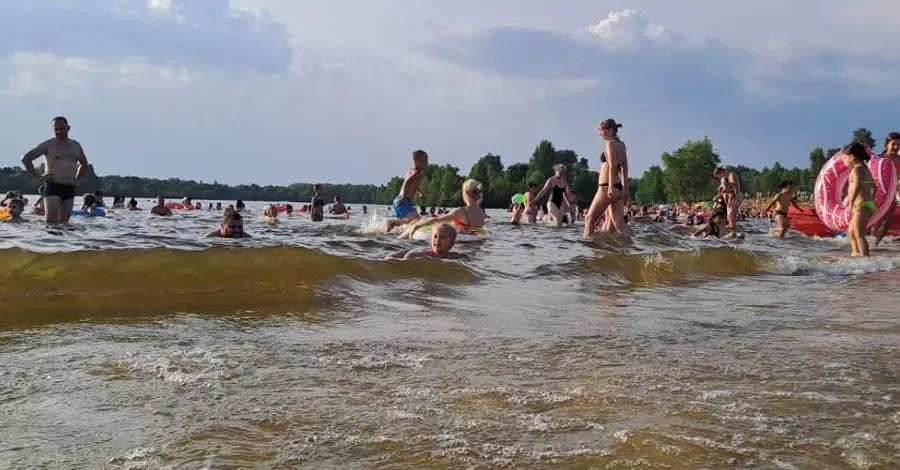 Вода у Дніпрі нагрілася до рекордної температури