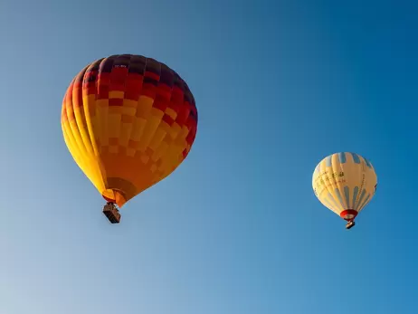 КНДР знову запустила до Південної Кореї кулі зі сміттям, одна впала на президентський офісний комплекс