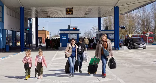 Збираємось додому. Що потрібно знати українцям, які повертаються з Європи