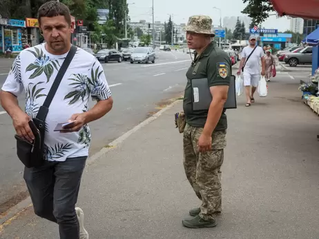 ТЦК налагает штрафы, суд – отменяет: когда сталкиваются два равнозначных закона