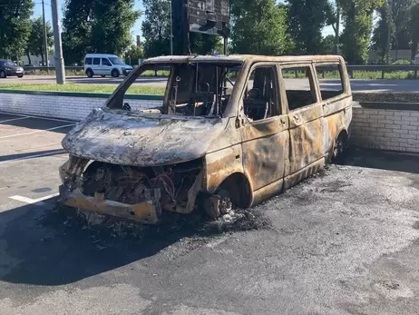 В Киеве неизвестные сожгли машину медслужбы третьей штурмовой бригады