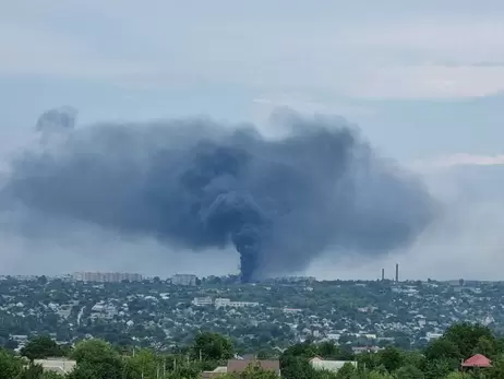 В оккупированном Луганске заявили о ракетном ударе, целью мог быть завод