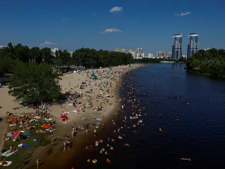 Літо нікуди не йде: синоптик попередила українців про посилення спеки