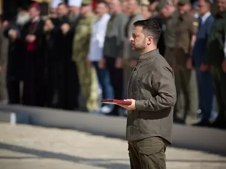 Зеленский раздал награды в День независимости: Сырскому - звание генерала, Харлан и Усику - ордена Свободы