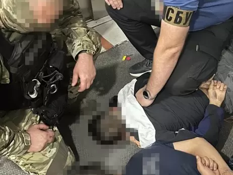 У Києві та Хмельницькому затримали паліїв авто ЗСУ, їм загрожує 10 років в'язниці 