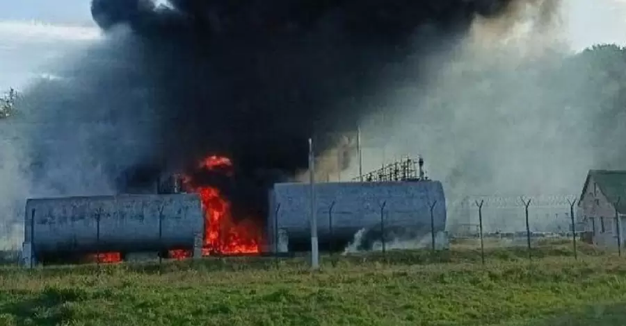 В Белгородской области горят цистерны с топливом, а в Воронежской двое суток детонируют боеприпасы