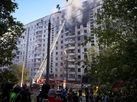 З-під завалів багатоповерхівки у Харкові дістали тіло 94-річної жінки