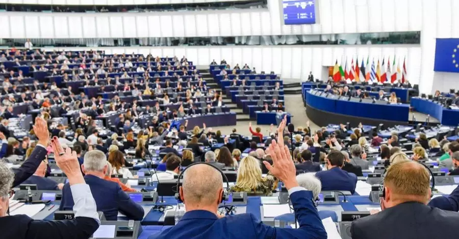 Європарламент закликав зняти для України обмеження на удари вглиб Росії