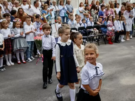 Депутати хочуть зобов'язати дітей та вчителів говорити на перервах українською мовою