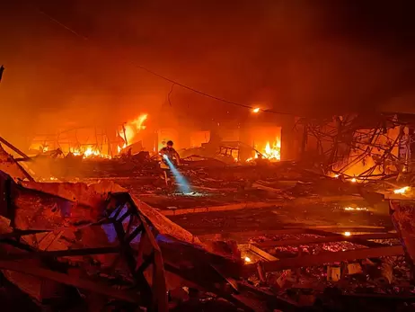 Росія вночі атакувала Миколаїв, загинула жінка