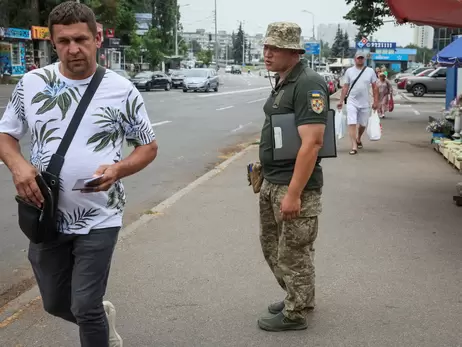 Після масових рейдів у Києві явка чоловіків в ТЦК збільшилась