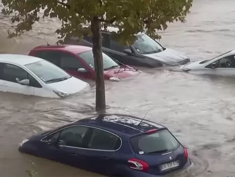 Во Франции в результате аномальных ливней начались наводнения и оползни