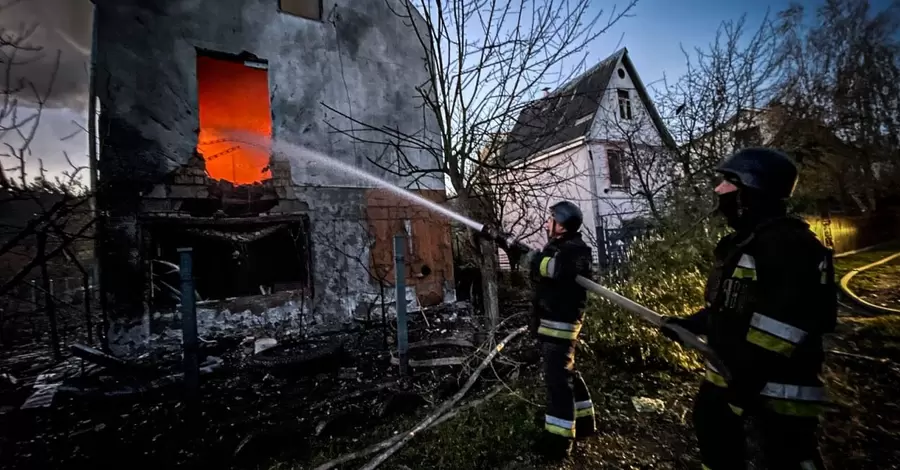 На Київщині внаслідок падіння уламків російських дронів пошкоджені 13 будинків