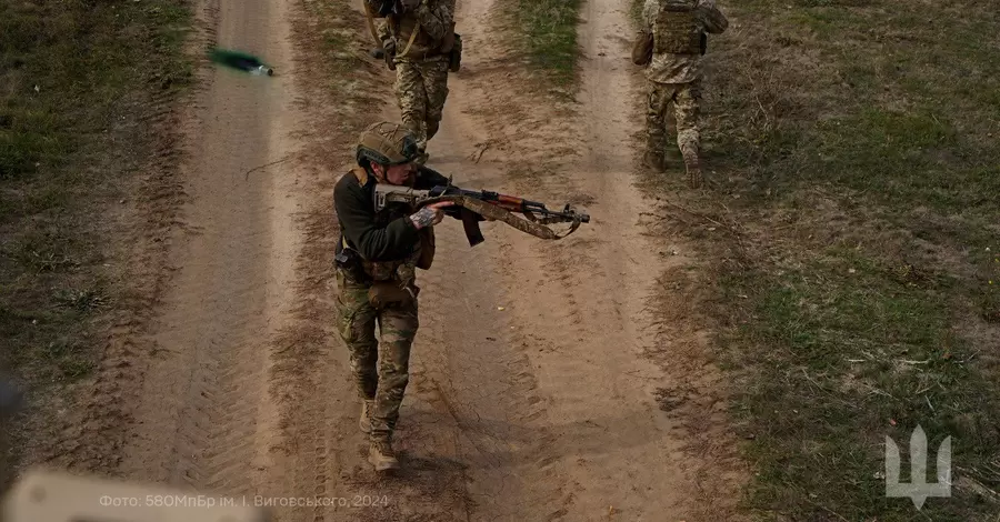 Третьокурсники вишів пройдуть обов'язкову військову підготовку - у Міносвіти запевняють, що це не пов'язано з мобілізацією