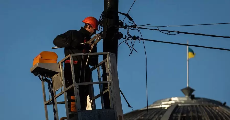 Під Дніпром росіяни атакували автівку енергетиків ДТЕК під час ремонтних робіт