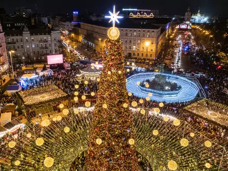 У Києві - біло-блакитна, в Одесі найвища, у Луцьку аж три: які міста матимуть ялинку