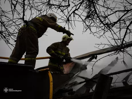 У Миколаєві сусід врятував чотирьох дітей з приватного будинку, що загорівся