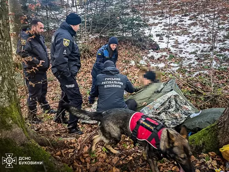 Чернівецькі рятувальники знайшли чоловіка, який майже три дні блукав у лісі