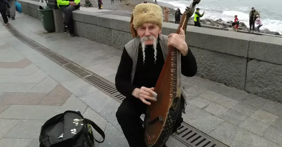 Пішов з життя бандурист Остап Кіндрачук, який став символом української культури в Криму