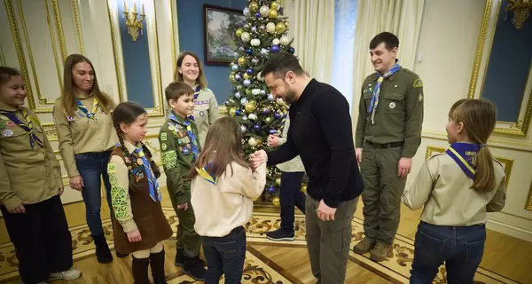 Президенту Зеленському передали Вифлеємський вогонь миру