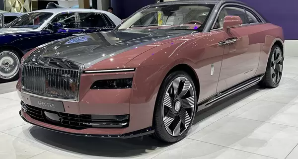 Украинцы купили 13 элитных автомобилей Rolls-Royce Spectre 2023 года, среди них нардеп и застройщик, - УП