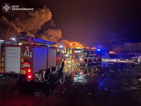 Росіяни вночі вдарили по Нікополю, а в Миколаєві - влучили дроном у багатоповерхівку