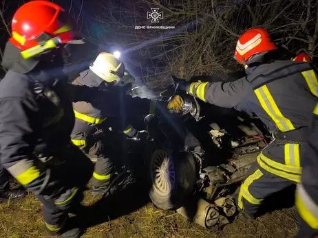 На Івано-Франківщині у ДТП загинули 5 людей віком від 15 до 20 років 