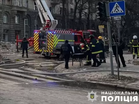 Під час російської атаки на Київ загорівся корпус НБУ на Банковій