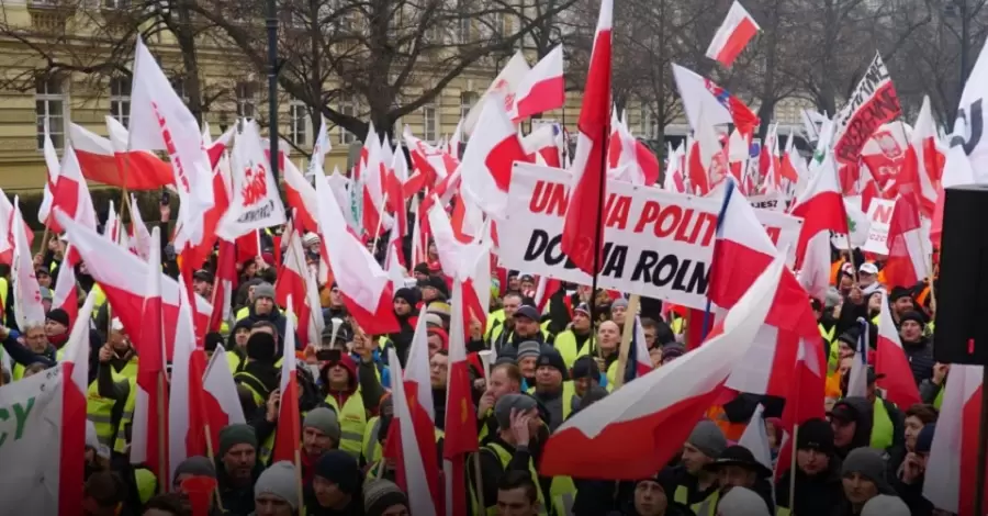 У Варшаві фермери протестують проти зеленого курсу, імпорту з України, знищення лісів та полювання