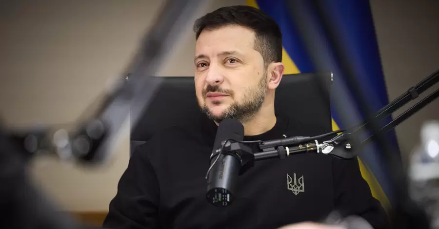 Зеленский заявил, что Лукашенко в 2022 году «извинялся и предлагал ударить по заводу в Беларуси»