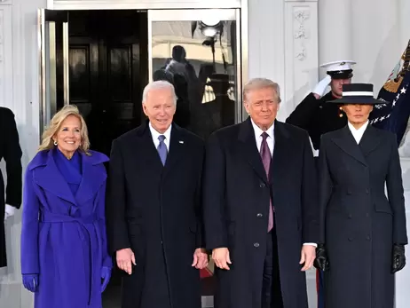 Меланія Трамп та Джилл Байден зустрілися на ґанку Білого дому - цього разу обійшлося без подарунків