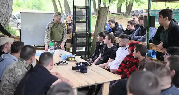 Мобилизация студентов и преподавателей во время каникул: Минобразования и Минобороны разъяснили, что будет дальше