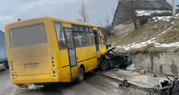 На Львовщине в ДТП с маршруткой погибли четыре человека