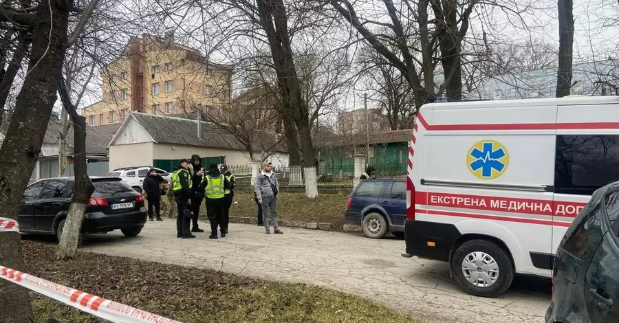 Жертвой взрыва возле ТЦК в Каменец-Подольском стал человек, принесший взрывчатку