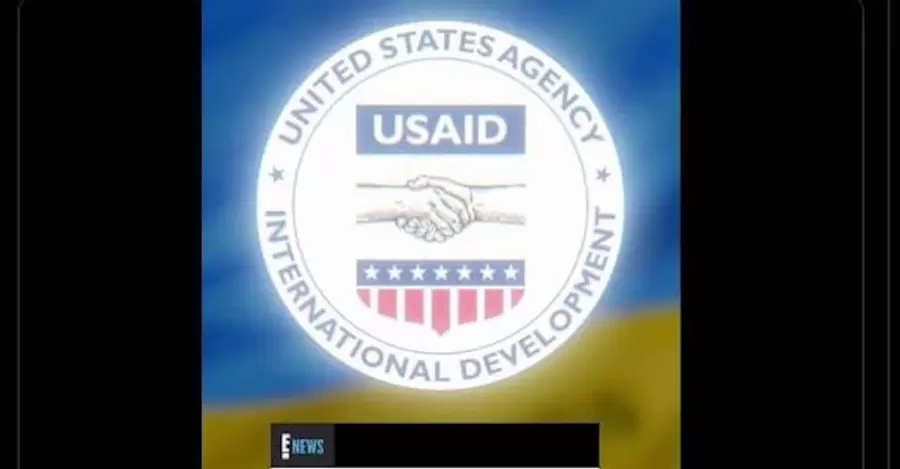 Маск поширив фейк, що USAID платив Джолі та Пенну за візити до України