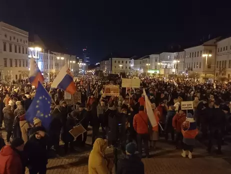 В городах Словакии начались массовые протесты против правительства Фицо