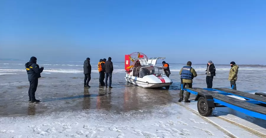 У Полтавській області на Дніпрі перевернувся човен  із п'ятьма рибалками