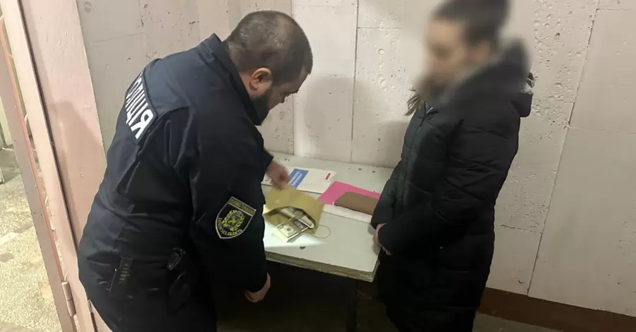 В Харькове задержали женщину, которая за 20 тысяч долларов пыталась продать свою 2-месячную дочь