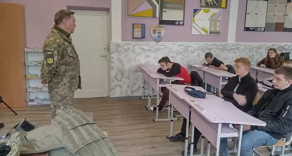 Слідами скандалу після шкільної вистави про ТЦК: «тріщина» по всій системі патріотичного виховання