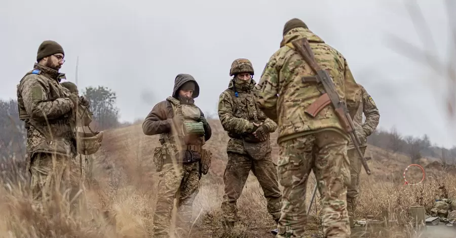 Військовим слід готуватися до переходу на контрактну армію, - Зеленський