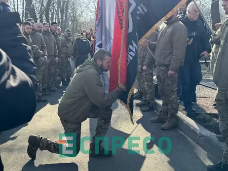 В годовщину гибели Да Винчи на Аскольдовой могиле собрались его побратимы, родные и близкие