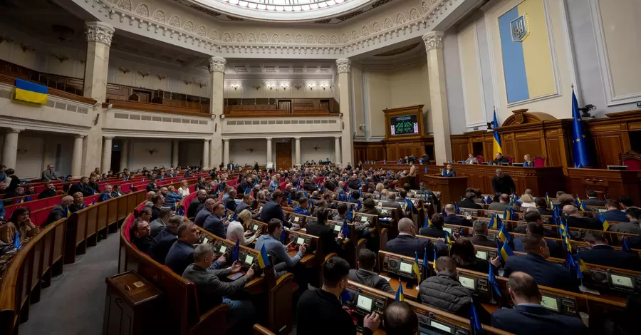 Нардеп опроверг, что принятый Радой законопроект повышает зарплаты чиновникам