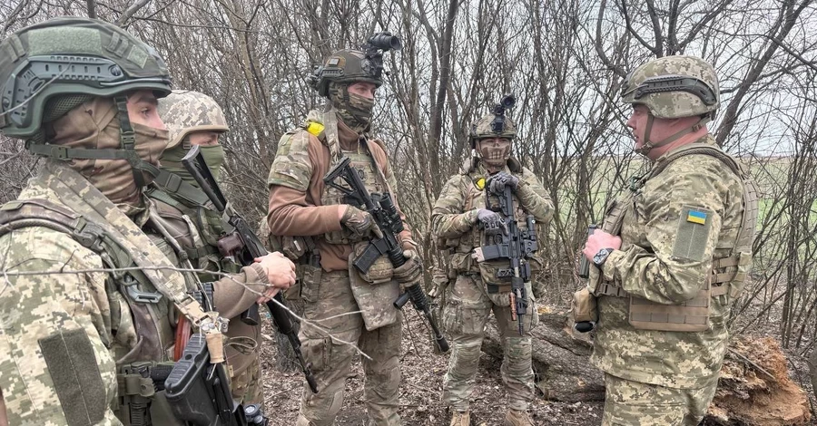 На одній із ділянок фронту Донеччини ЗСУ відвели з невигідних позицій