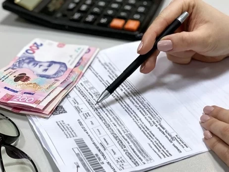Изменения в коммуналке и субсидиях и появление бензина со спиртом: что ожидает украинцев в мае