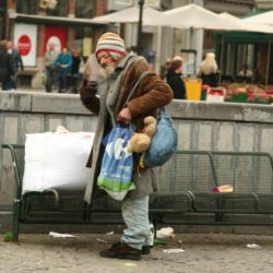 Парижские бомжи оккупировали спортзал 