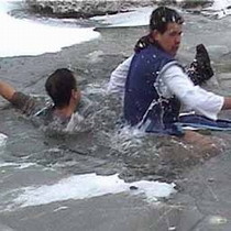 Зимой все водоемы опасны для жизни 