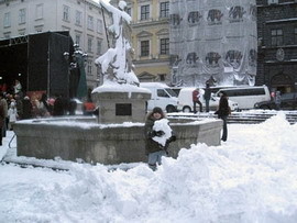 Еще три дня город будет засыпать снегопад 